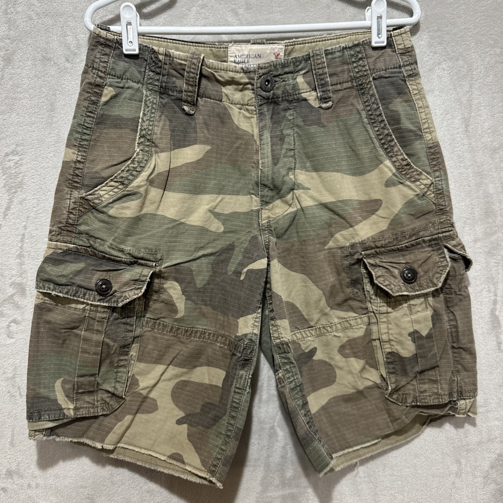 American Eagle Classic Length Camo Cargo Shorts Men's 28 Distressed Pockets Logo